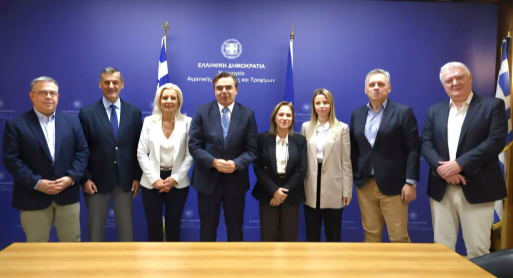 Συνάντηση των Γραμματέων Αποκεντρωμένων Διοικήσεων με τον Υπουργό Αγροτικής Ανάπτυξης και Τροφίμων Μαργαρίτη Σχοινά.